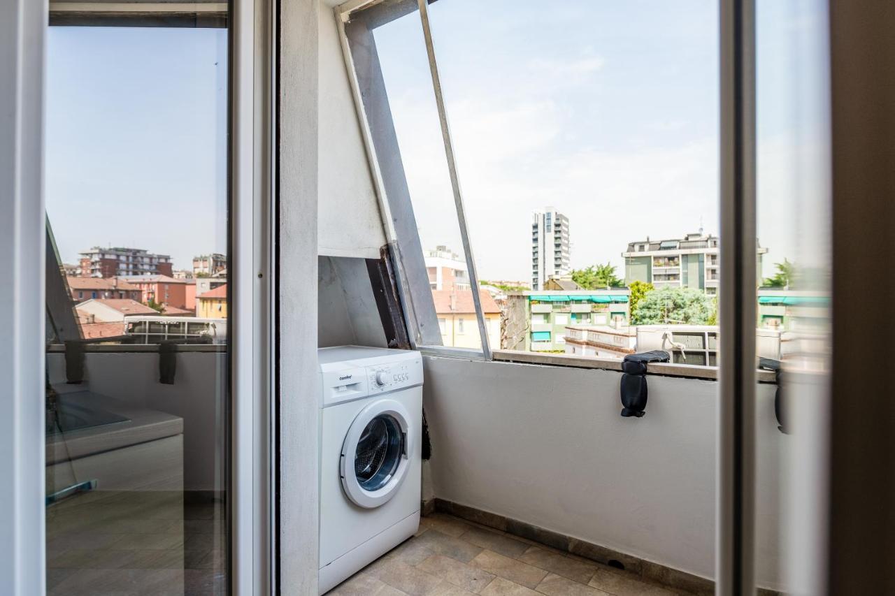 Milano -Duomo 13 Min, Netflix E Wi-Fi Apartment Luaran gambar
