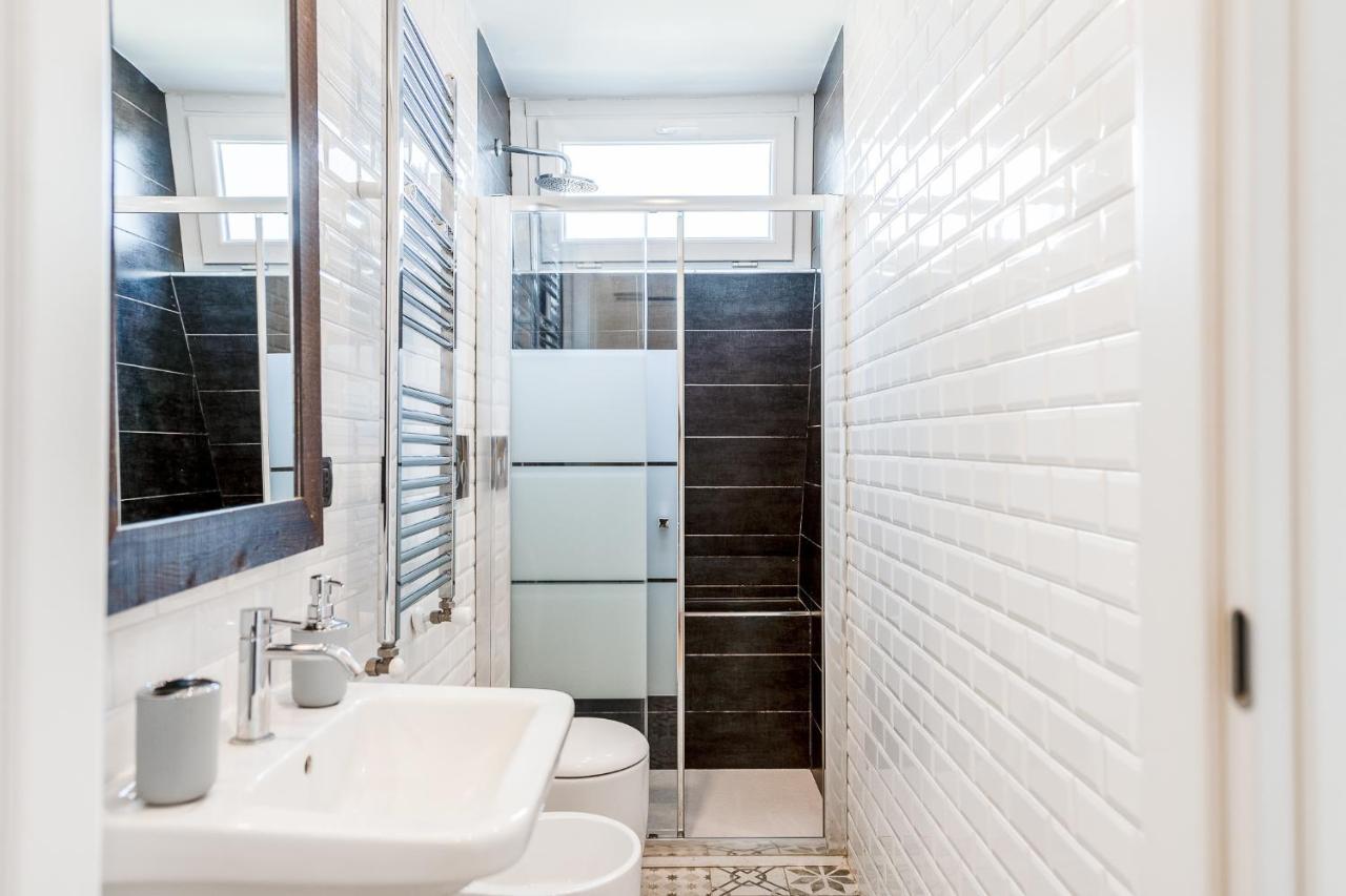 Milano -Duomo 13 Min, Netflix E Wi-Fi Apartment Luaran gambar